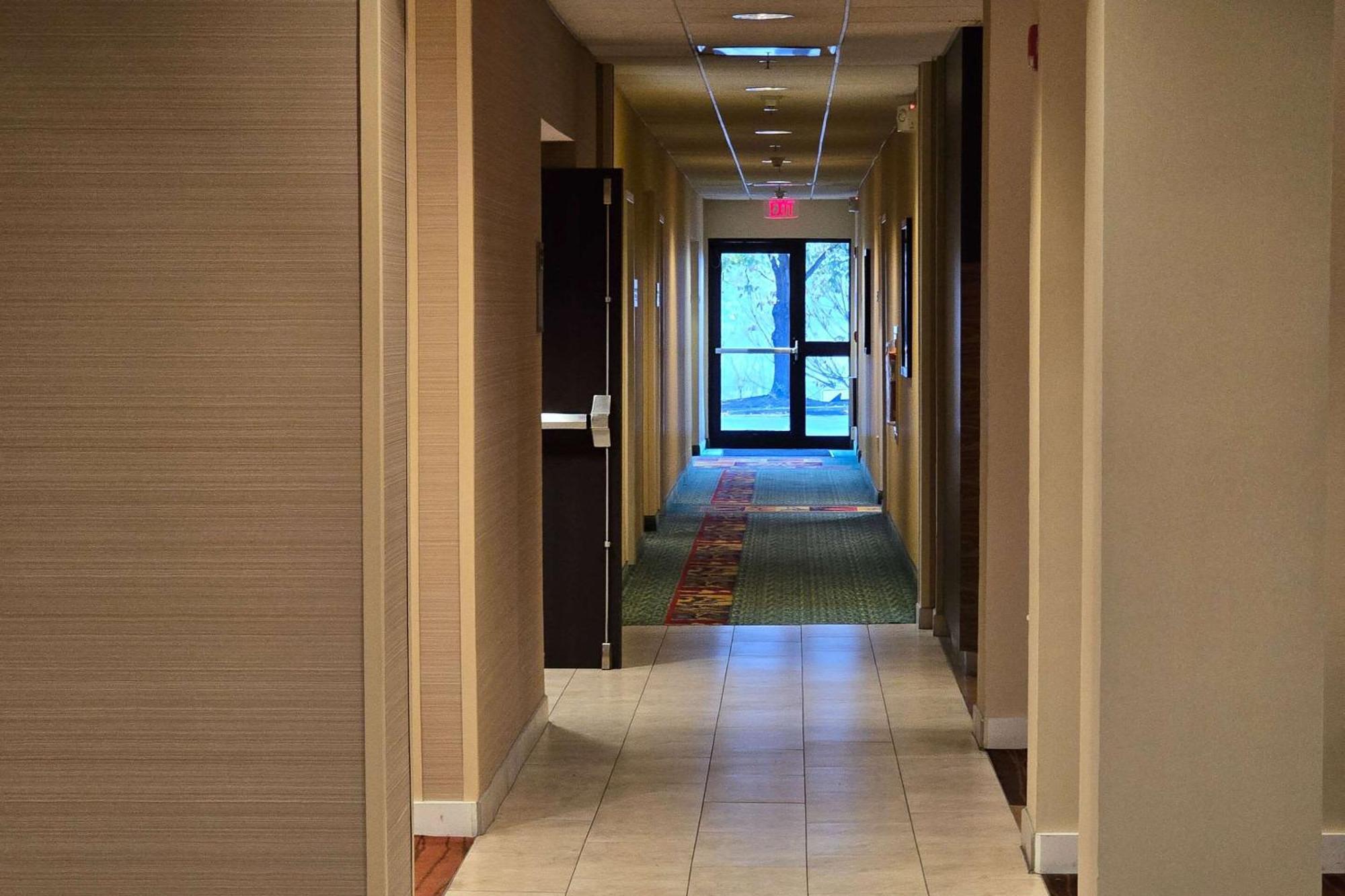 Country Inn & Suites By Radisson, Convention Center Altoona Exterior photo