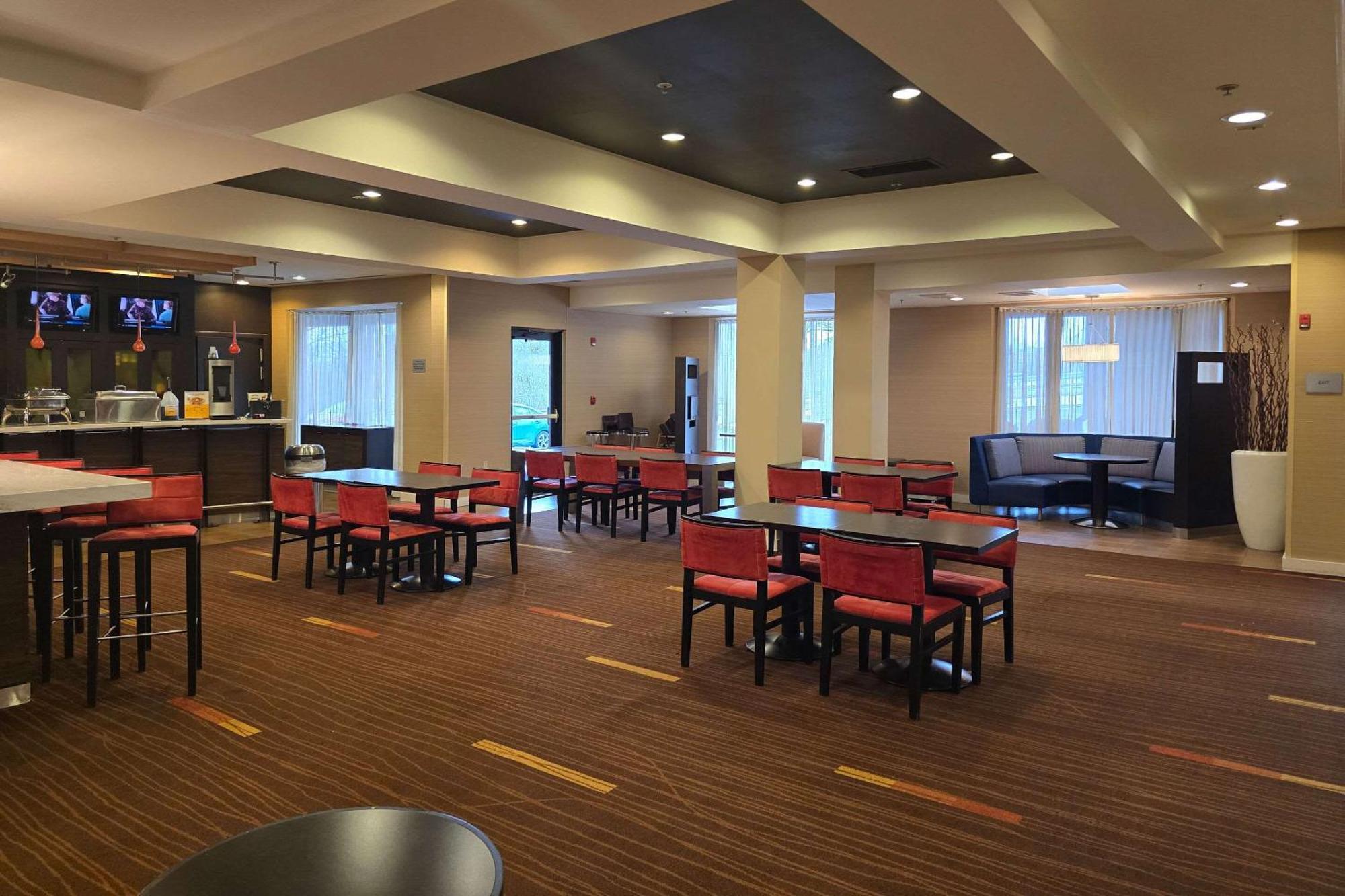 Country Inn & Suites By Radisson, Convention Center Altoona Exterior photo