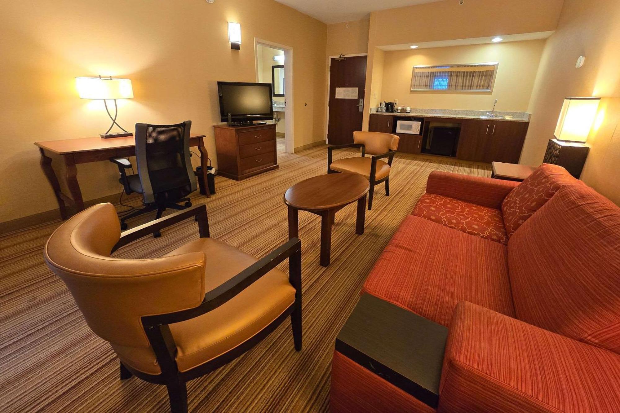 Country Inn & Suites By Radisson, Convention Center Altoona Exterior photo